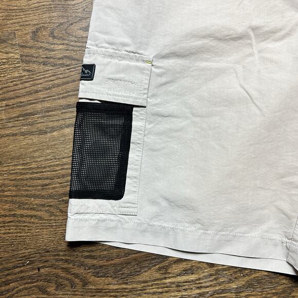 Eddie Bauer Shorts Mens 32 Beige Cargo Hiking Outdoor Utility Mesh Pocket - Picture 2 of 12